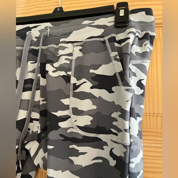 Zyia Gray and Black Came Pants with Drawstring and Pockets Size Medium - Picture 7 of 11